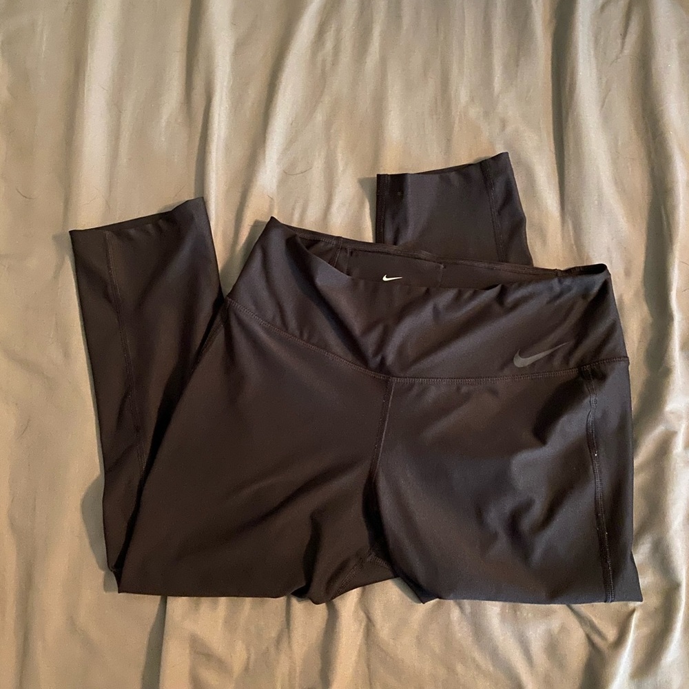 Nike DRI-FIT Capri